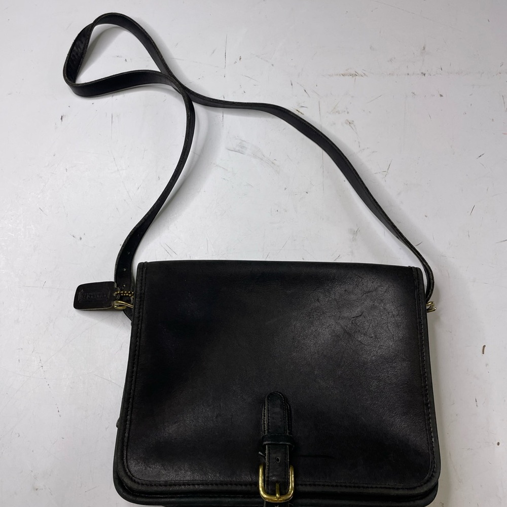 Coach Black Leather bag purse shoulder buckle lock vintage